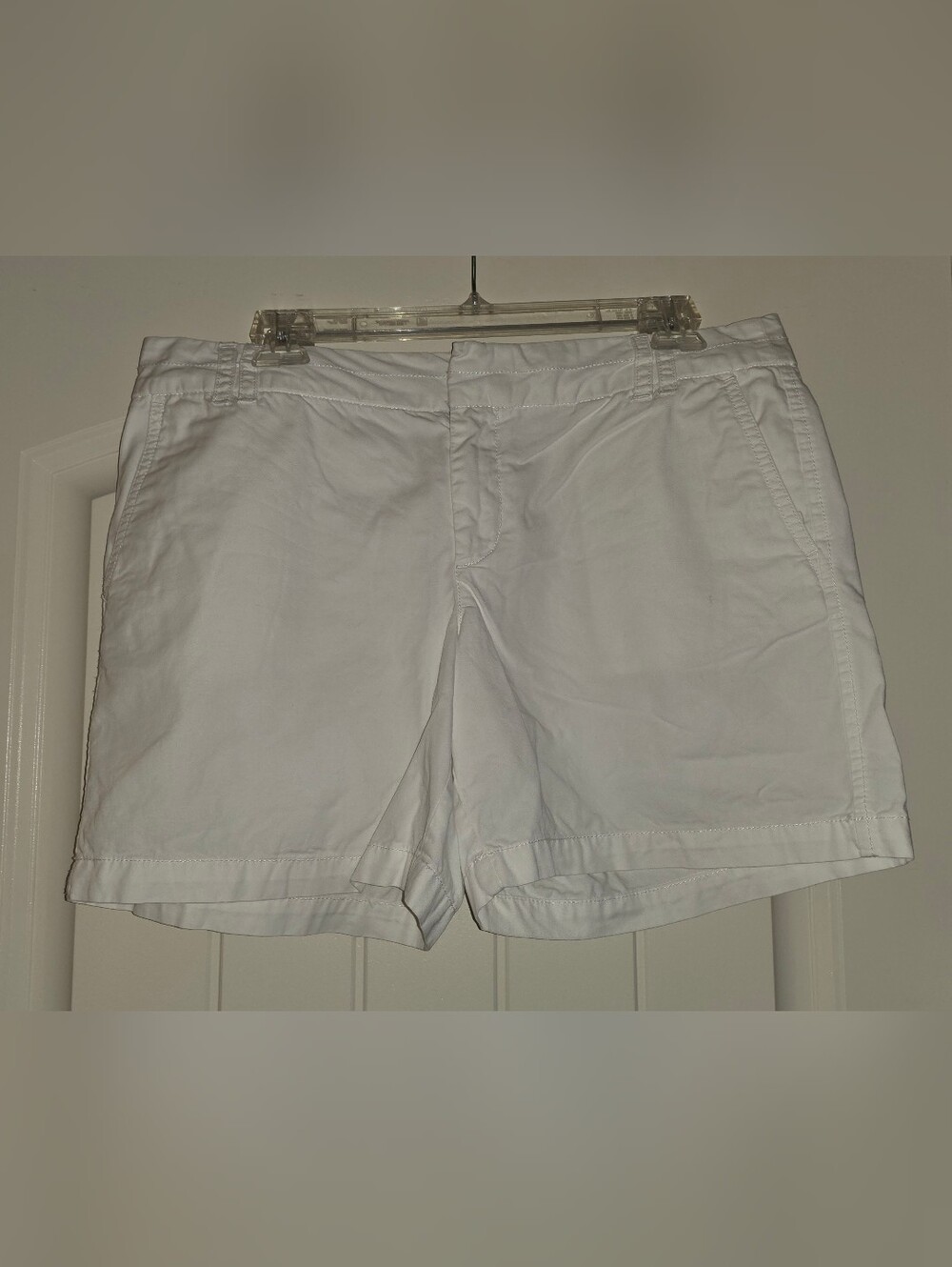 LOFT White Flat-Front Women's Shorts Size 8